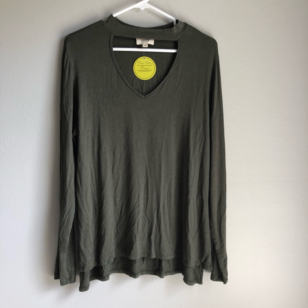🔥 Green Keyhole Sweater